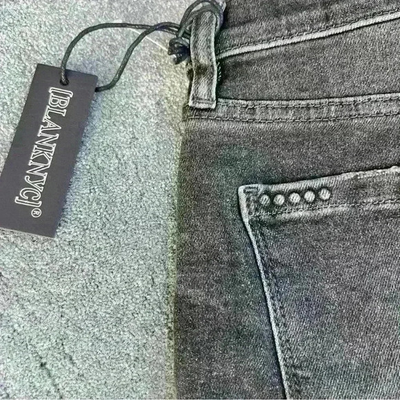 NEW Blanknyc (MSRP:$68) The Fulton Distressed Roll Up Jean shorts by Blank NYC - Picture 7 of 11